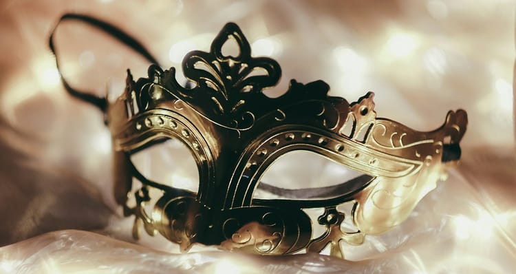 A masque on a pillow (TabooLit)